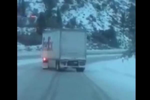 FedEx truck.jpg