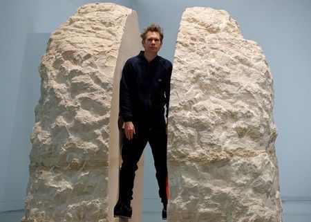 French artist entombed himself in the rock2.jpg