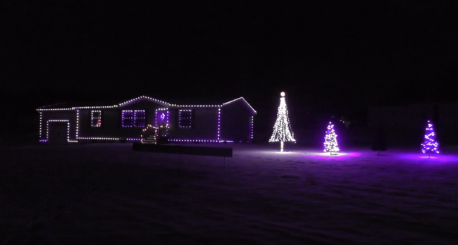Internet users to control Ohio man's Christmas lights.png