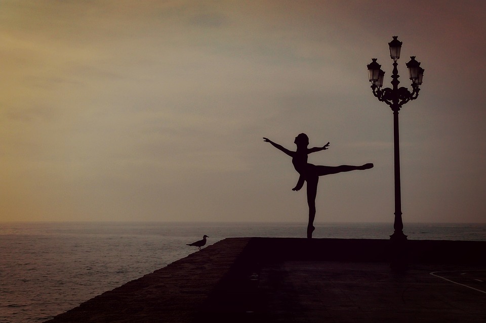 dancer-1489686_960_720.jpg